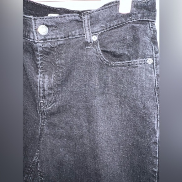 Old Navy Boyfriend Mid Rise - Picture 2 of 10